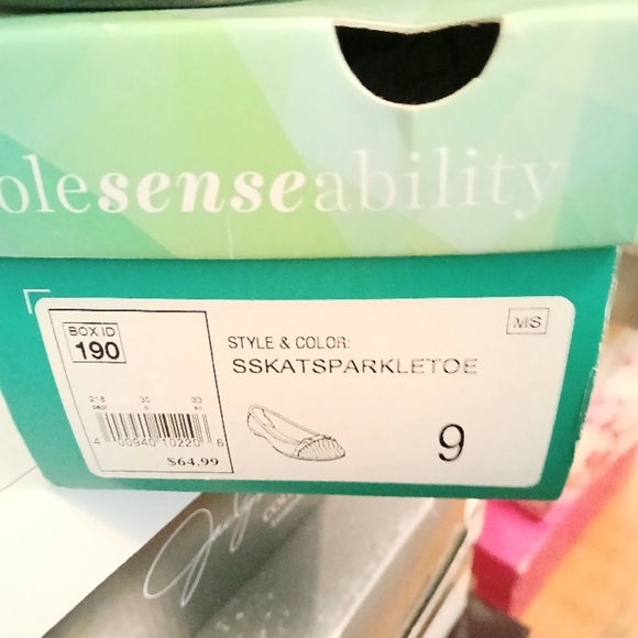 Stylish Red Flats with Silver Accents - Picture 4 of 4